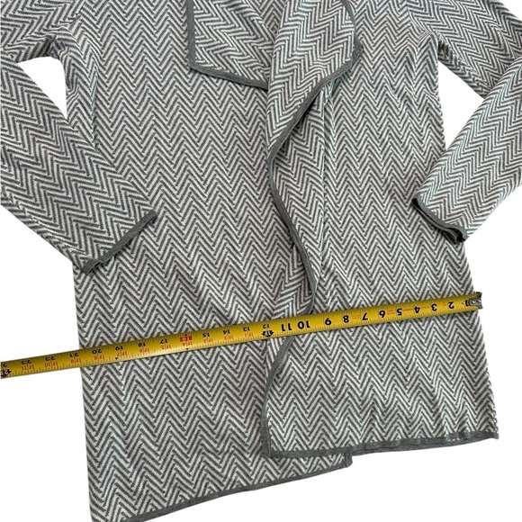 Vince Camuto Herringbone Open Front Cardigan Gray/White Size Medium Long Sleeve - Picture 12 of 17